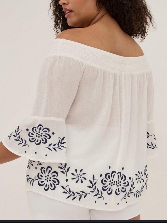 torrid Tops - torrid White Off-Shoulder Top with Navy Floral Embroidery NWT